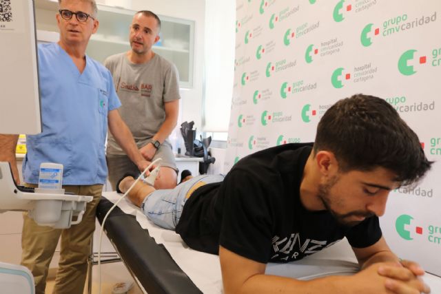 El Hospital Virgen de la Caridad de Cartagena realiza las pruebas médicas de inicio de temporada a la plantilla del Fútbol Club Cartagena