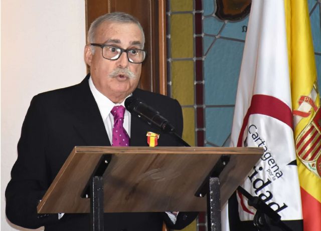 Fallece el reputado ‘maestro’ en protocolo y conocido cartagenero Ángel Pérez Martos