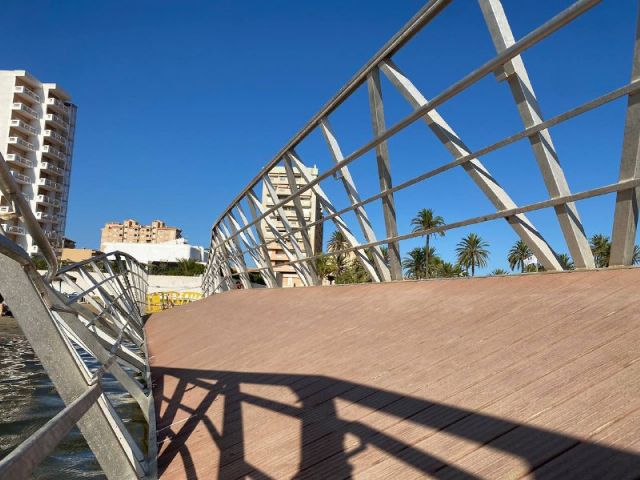 'Chapuzas Arroyo': las inútiles pasarelas del Mar Menor se desploman