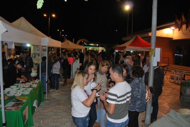 Mas de 1.500 personas visitan La Aljorra con motivo de la I Feria de Queso y Cerveza Artesanal
