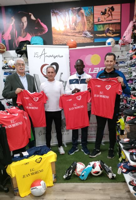 'JMLAN Sport' y 'Cartagena por la Caridad' apadrinan un equipo de niños en Senegal