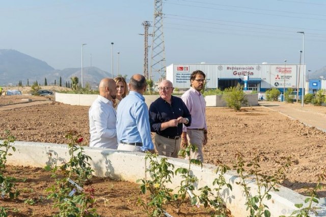 La Junta de Gobierno respalda la actividad económica y el transporte local con nuevos convenios industriales y ayudas al sector del taxi