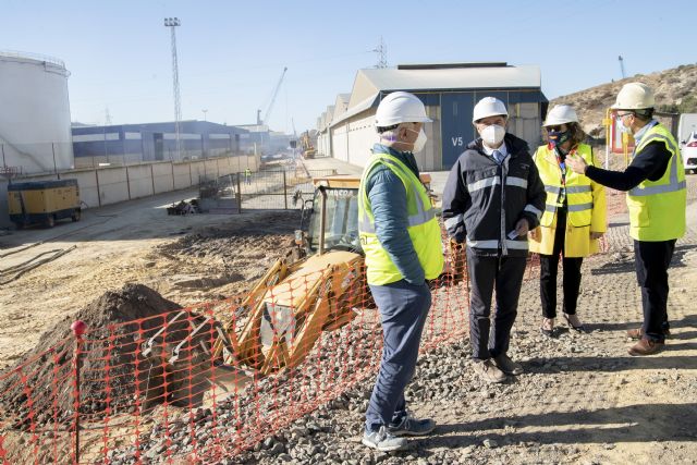 La prolongación del rack de tuberías en El Fangal mejorará las instalaciones para la carga y descarga de graneles líquidos