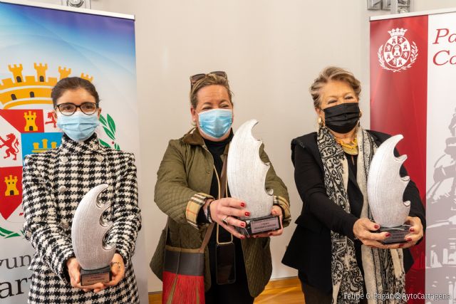 Los ganadores del Concurso de Escaparates de Navidad reciben su premio