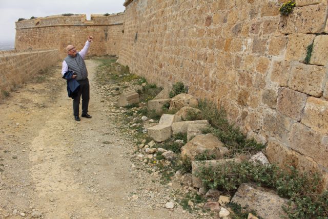 Ciudadanos denuncia que las medidas de protección para evitar el deterioro del Castillo de la Atalaya son deficientes