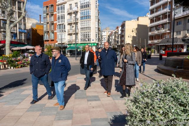 Comienza el asfaltado de la calle del Parque, cortada al tráfico este lunes y martes