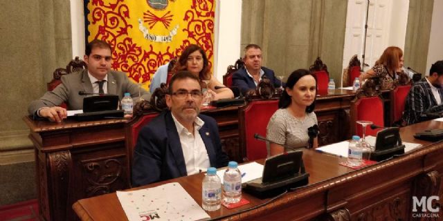 MC consigue la unanimidad de grupos políticos y sociedad civil para exigir a los gobiernos regional y central la llegada del AVE sin estrangular el crecimiento del municipio ni aislar barrios