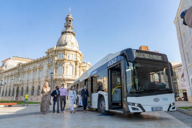 Cartagena pone en marcha una experiencia piloto con el primer autobús 100 por cien eléctrico