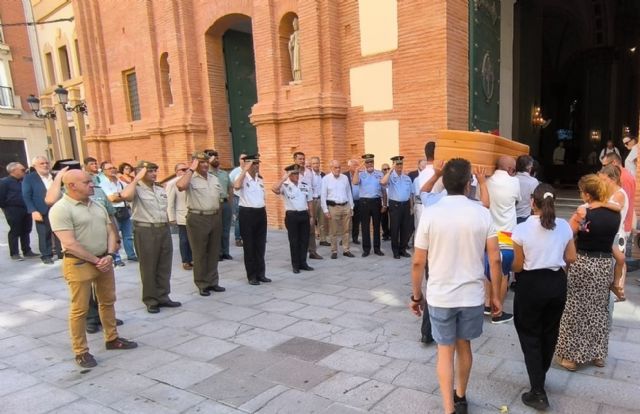 Mas de 500 personas rinden su merecida despedida a Ángel Pérez Martos