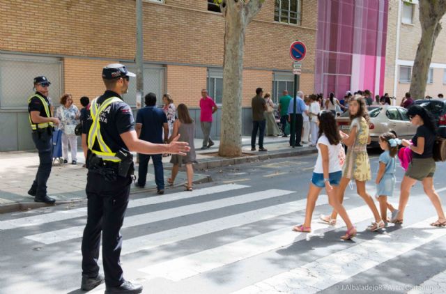 Un dispositivo de 62 agentes de Policia Local velara por la seguridad en la vuelta a los centros educativos