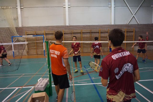 Cartagena acogio a jugadores rusos y de la Region en el Campus Internacional de Badminton