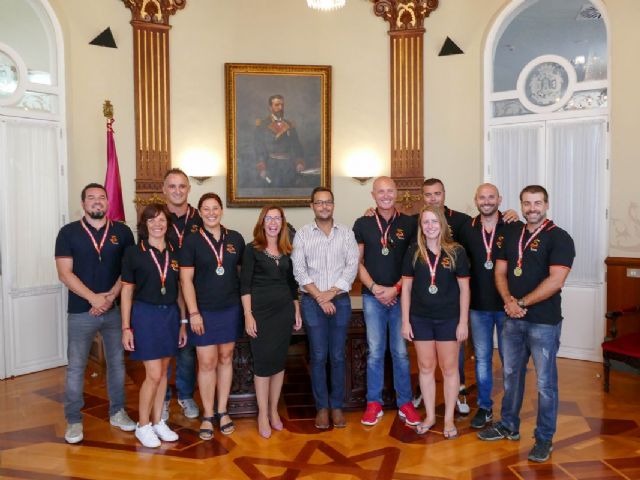 La selección española de Dragon Boat visita el Palacio Consistorial tras lograr el bronce en el campeonato europeo disputado en Brandemburgo