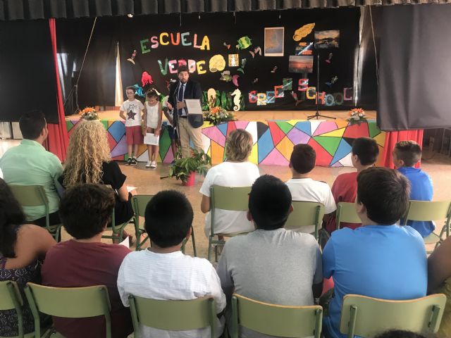 López Miras: 'Más de 6.000 alumnos de Cartagena tendrán libros de texto gratis este curso'