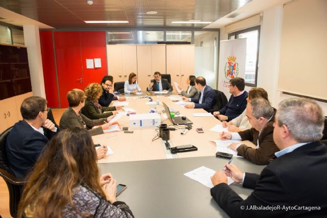 La Junta de Gobierno aprueba dos proyectos de Descentralizacion y Juventud para contratar a 26 jovenes durante un año