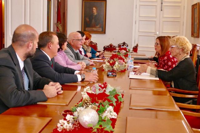 La alcaldesa invita a los portavoces municipales a participar en los actos de Ciudad Amiga de la Infancia