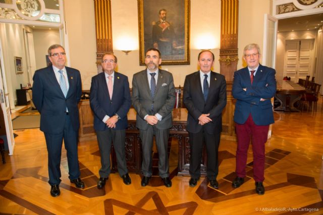 Paqui Bueno López, nazarena mayor de la Semana Santa 2016