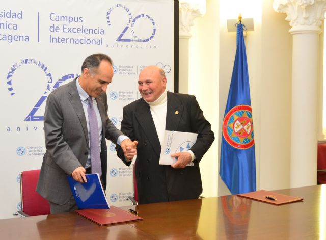 Justo Nieto dona dos mil ejemplares al fondo bibliotecario de la Politécnica de Cartagena