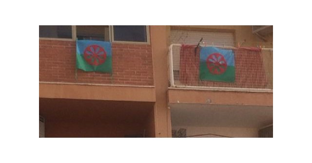 8 de abril, día del pueblo gitano. los vecinos de la barriada virgen de la caridad homenajean este día