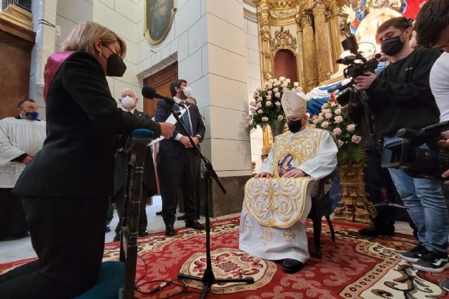 La alcaldesa pide a la Virgen de la Caridad unidad ante las nuevas incertidumbres
