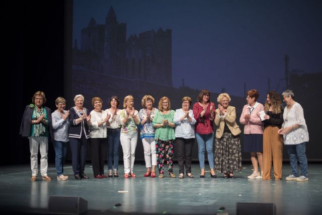 Fernando Lalana y Paco Roca recogen sus galardones en la gala final del Premio Mandarache Hache