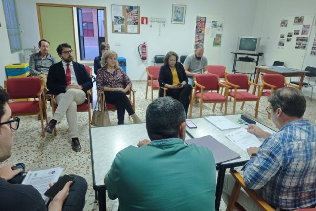 Bahía Bella contará con una nueva parada de autobús y un paso de peatones
