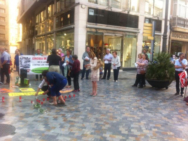 La Concejalía de Servicios Sociales, con los Círculos del Silencio