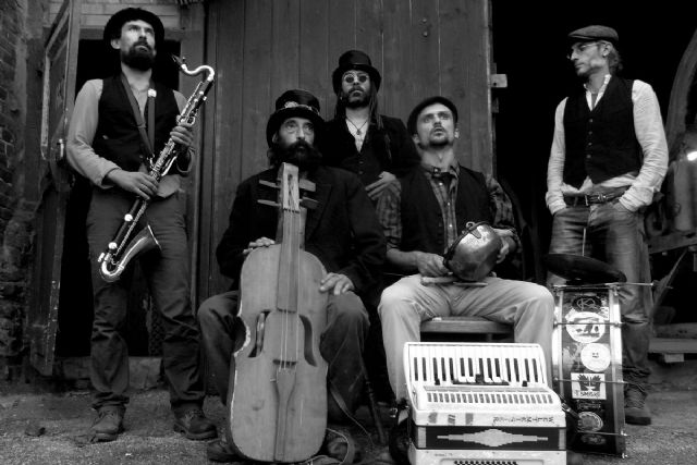 La Explanada del Puerto será el escenario de las actividades y conciertos gratuitos del Cartagena Folk