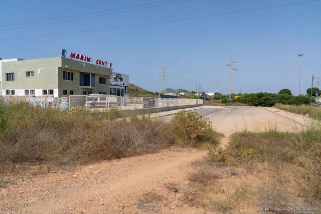 El Ayuntamiento pone en marcha el dispositivo especial para controlar el botellón en las playas