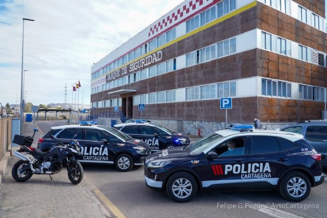 Continúa la renovación del parque automovilístico de la Policía Local con la compra de cuatro nuevos coches