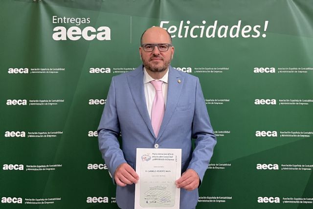 Nuevo premio internacional al catedrático Carmelo Reverte por su artículo sobre Inteligencia Artificial e información ASG