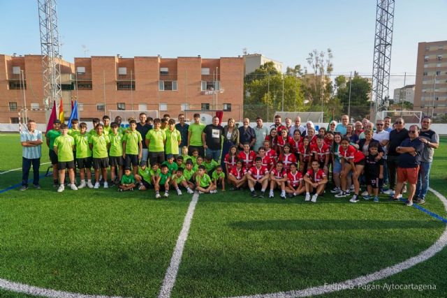 La Esperanza estrena un renovado campo de fútbol 7