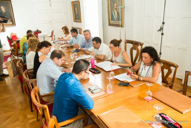 Luz verde a la primera fase del proyecto de asfaltado en barrios y diputaciones