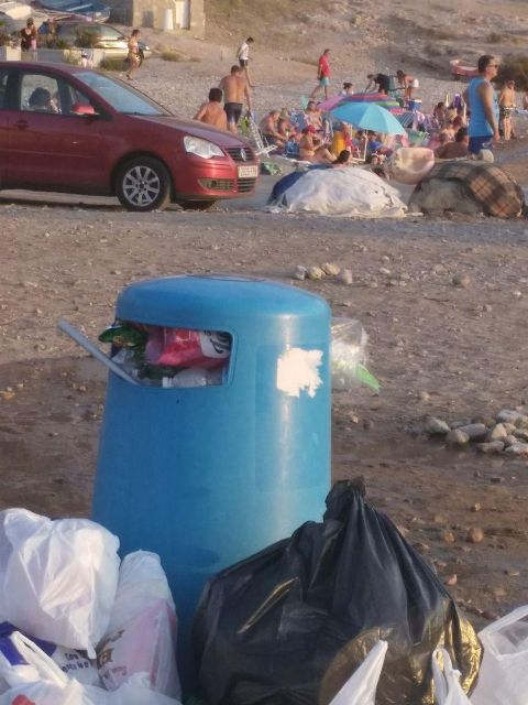 Podemos denuncia la dejadez del paseo marítimo situado entre Isla Plana-La Azohía