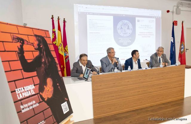 Cartagena acoge un simposium sobre los efectos del consumo de alcohol durante el embarazo y pediatría medioambiental