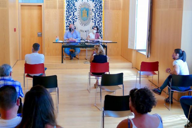 El Ayuntamiento se pone a disposición de los feriantes para elaborar un plan de acción que permita reflotar el sector