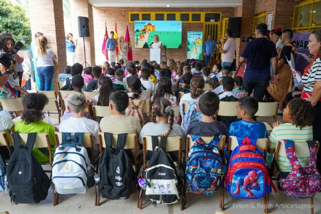 Más de 20.000 estudiantes de Infantil y Primaria protagonizan la vuelta al cole en Cartagena