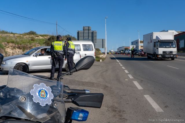 Camiones y autobuses serán objeto de vigilancia en la nueva campaña de la DGT en la que participa la Policía Local