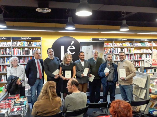 El Premio de Poesia Antonio Oliver Belmas presento en Madrid la Antologia por su 30 aniversario