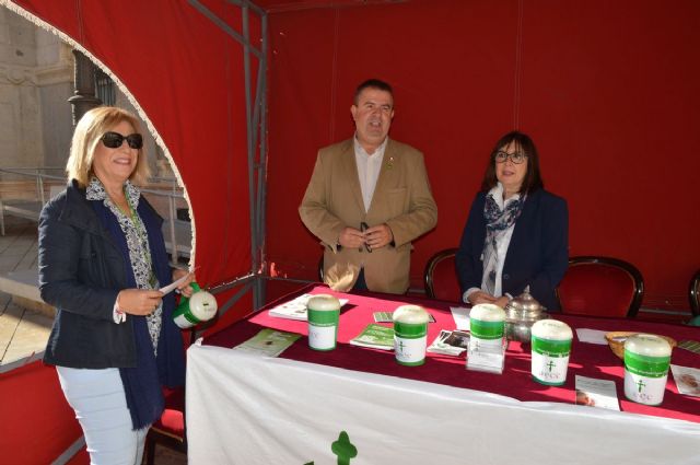 El Ayuntamiento de Cartagena recauda 800 euros en la cuestacion del cancer