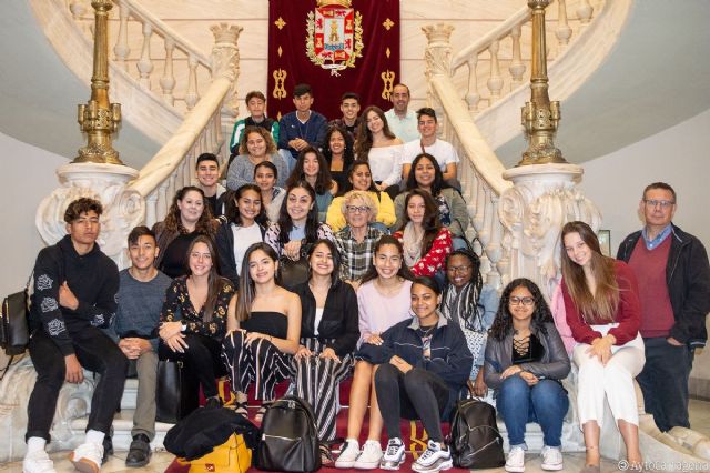 Cartagena recibe a 25 estudiantes estadounidenses que participan en un programa de Bachillerato Internacional