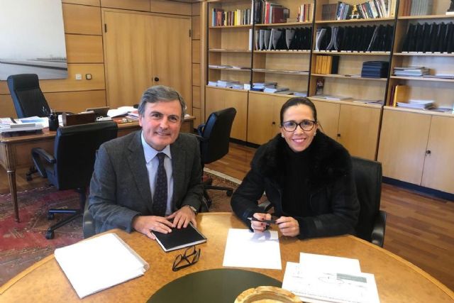 La alcaldesa defiende la llegada del AVE soterrado y con diferentes trazados para las líneas de pasajeros y mercancías