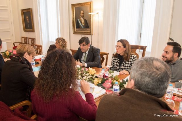 Cuarenta desempleados se formaran y trabajaran en atencion a la discapacidad