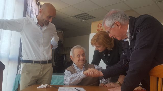 Familia financia con 60.000 euros seis plazas en la vivienda colectiva para personas mayores ´San Luis´