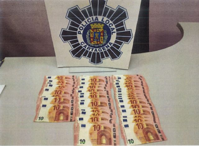 Detenida una pareja de jóvenes que intentaba utilizar billetes falsos en un salón de juegos