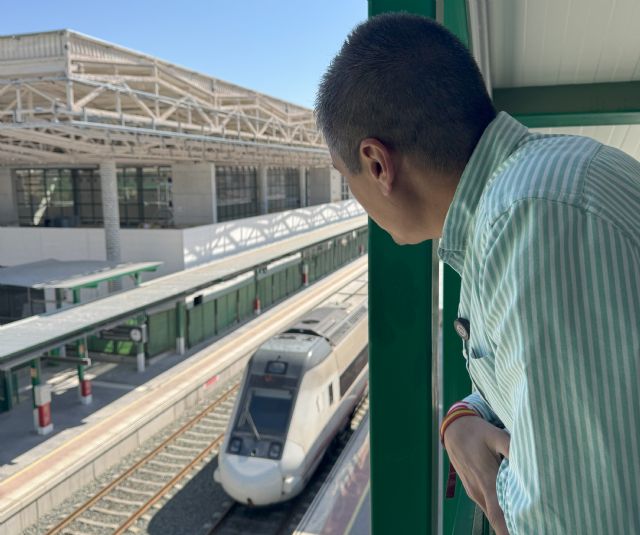 MC: San Esteban presume de la inversión regional de 145 millones para el AVE murciano mientras Cartagena sigue aislada