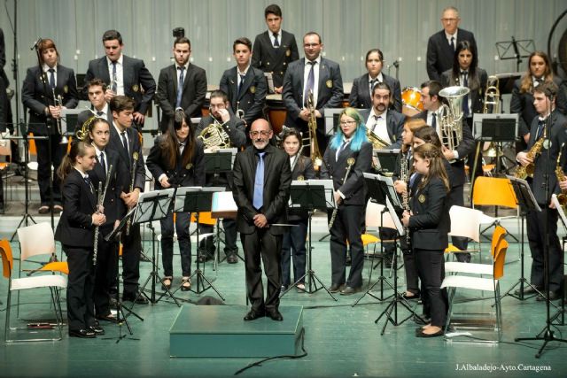 Las bandas de música de Cartagena tocaron al unísono en El Batel como acto de hermanamiento