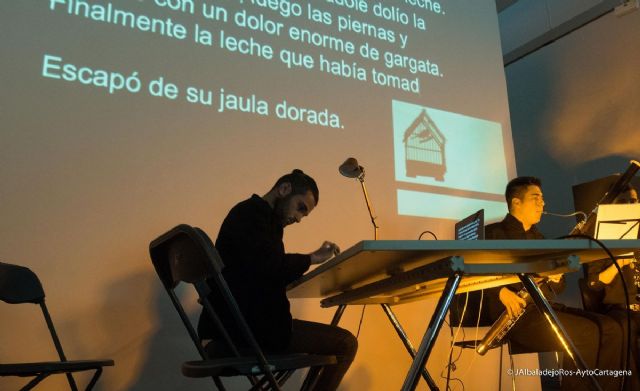 Los ganadores de los premios Mandarache y Hache compartieron una jam sesion con 15 jovenes autores cartageneros