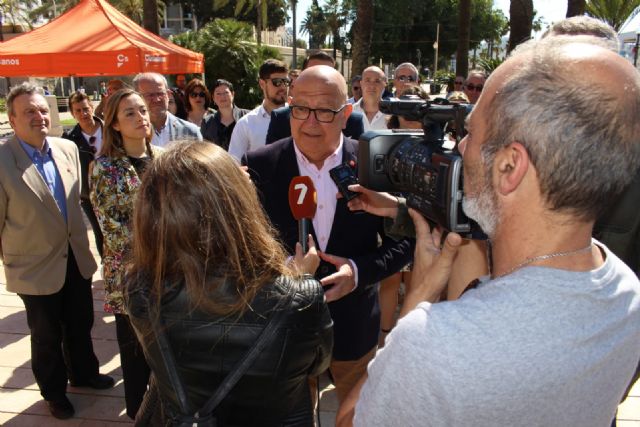 Cs Cartagena se compromete a aumentar la oferta de las escuelas de verano en 1.000 plazas más en dos años