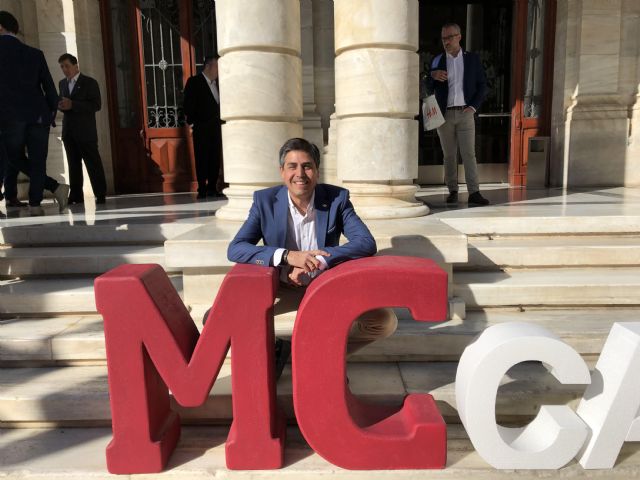 'Ya somos y olemos a colonia'