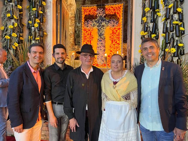 MC: Cruces de Mayo: Unas fiestas con ´peros´